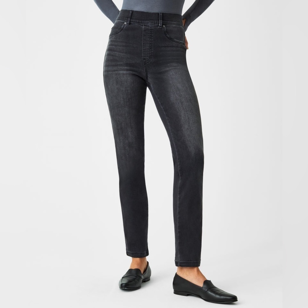 Spanx Straight Leg Jeans Petite Vintage Black Pull On NWT